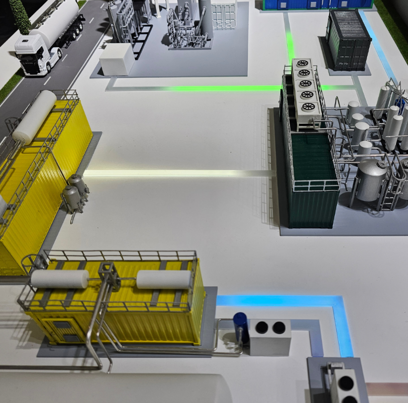 A stunningly detailed illuminated and animated physical scale model created by ARI Model for exhibitors at Energy Storage Europe. Integrating precision engineering, kinetic light effects, and interactive mechanical animations, the model optimizes boo