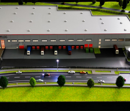 Detailed illuminated and animated scale models by ARI Model for Fruit Logistica, showcasing cold storage systems, advanced logistics hubs, food processing plants, and sustainable agricultural facilities. These models combine lighting, animation, and 