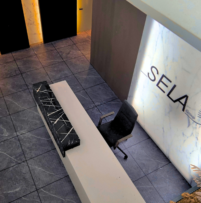 A stunning illuminated and animated scale model by ARI Model designed for the CMT Stuttgart fair. Featuring dynamic lighting effects, moving elements, and detailed craftsmanship, this model showcases tourism projects such as hotels, resorts, and tran