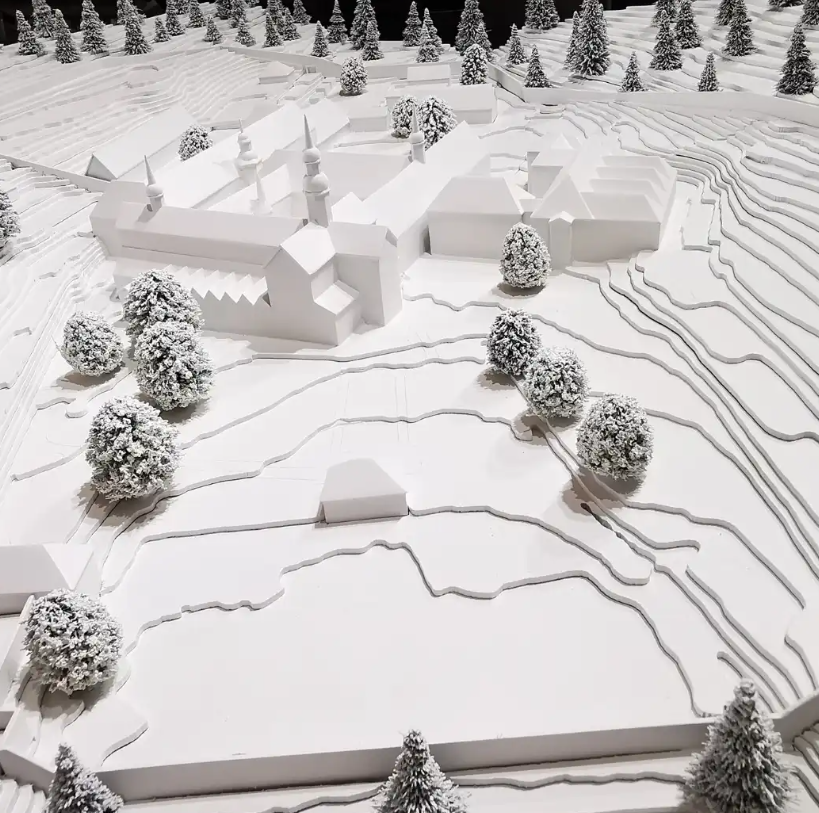 A tailor-made architectural scale model designed by ARI Model for EdTech Austria. Each model reflects 20 years of experience in transforming learning architecture into immersive, high-quality presentations that define creativity, precision, and exper