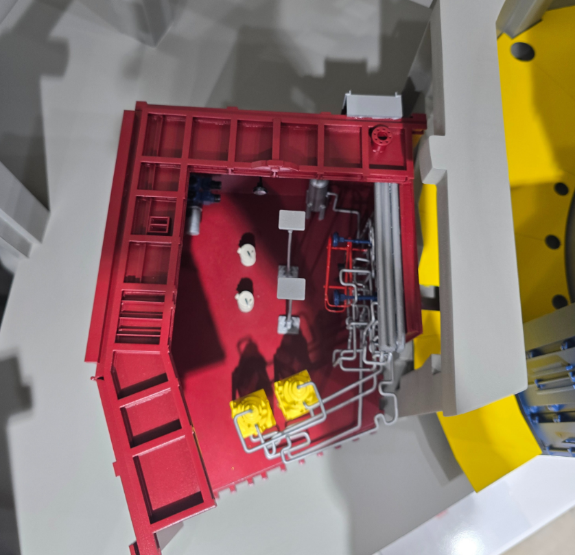 An exclusive architectural model created for LogiMAT by ARI Model. With over two decades of experience, ARI Model transforms logistics, automation, and process management concepts into scale models combining light, motion, and precision to demonstrat